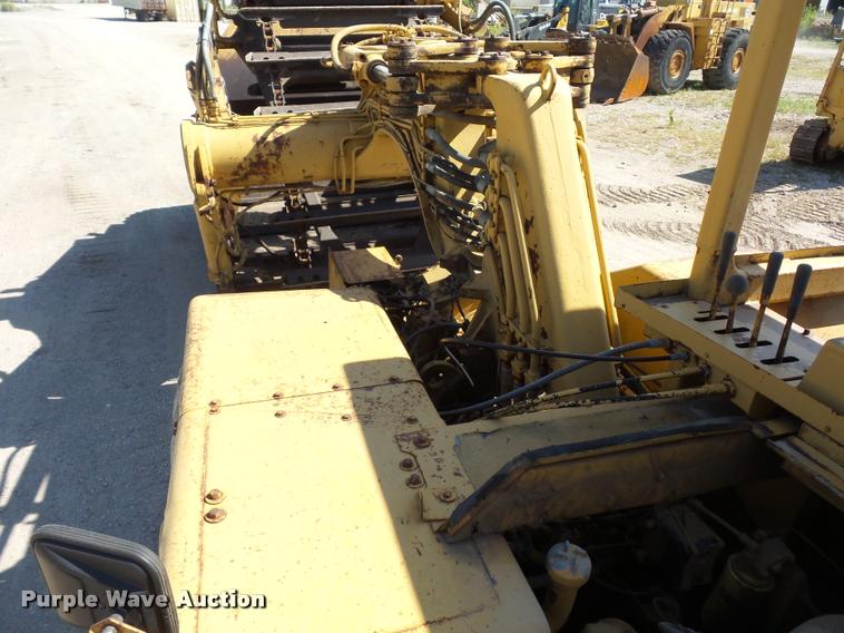 image for item BX9288 1983 Caterpillar 613B elevating scraper