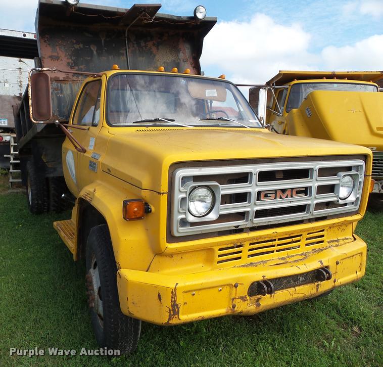 image for item BZ9833 1979 GMC 6000 dump truck