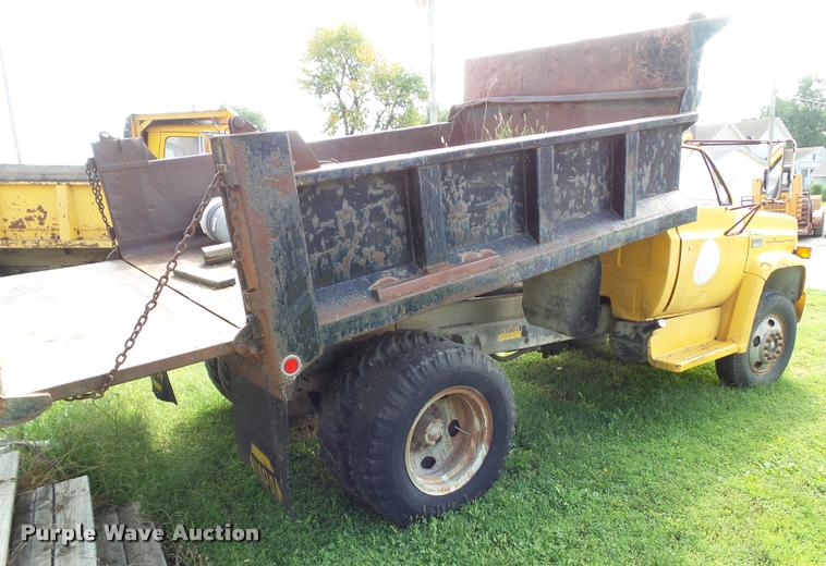 image for item BZ9833 1979 GMC 6000 dump truck