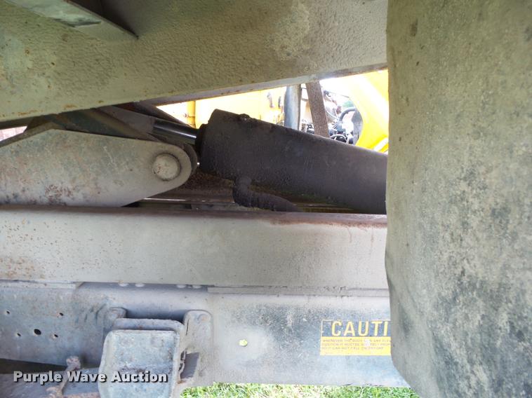 image for item BZ9833 1979 GMC 6000 dump truck