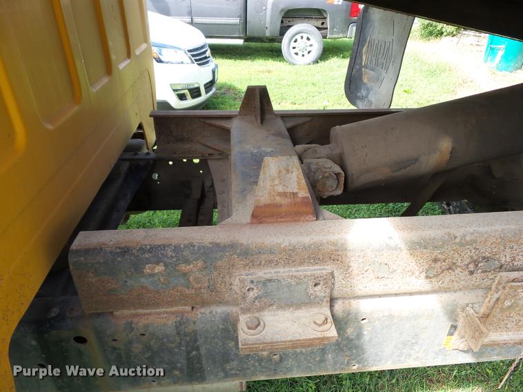 image for item BZ9833 1979 GMC 6000 dump truck
