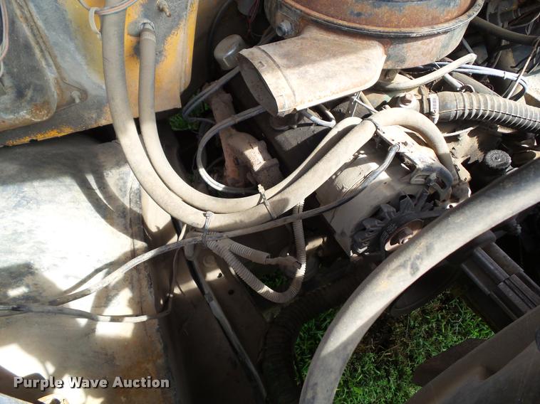 image for item BZ9833 1979 GMC 6000 dump truck