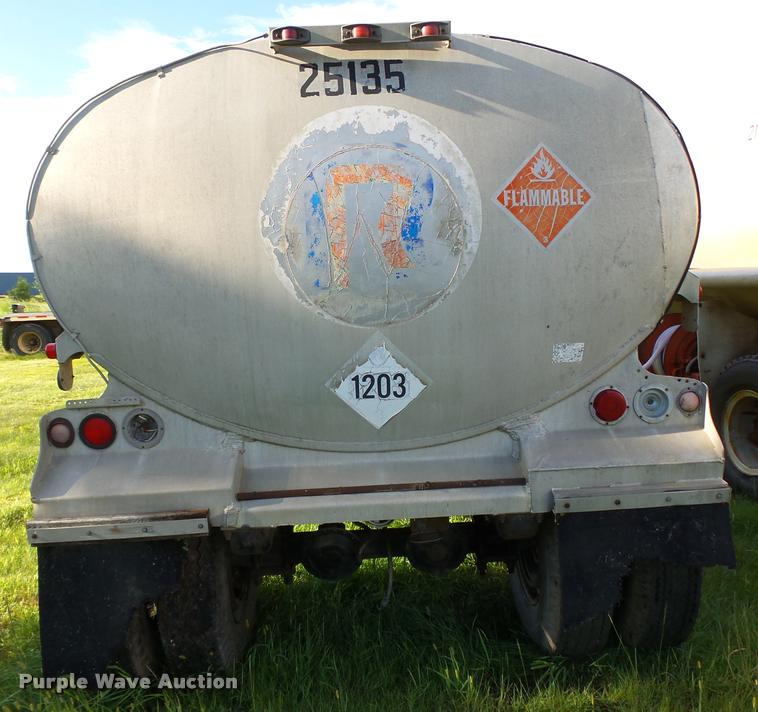 image for item DA2782 1958 Freuhauf CAUF-5-901 tank trailer