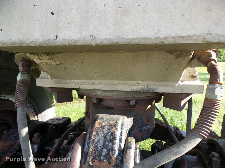image for item DA2782 1958 Freuhauf CAUF-5-901 tank trailer