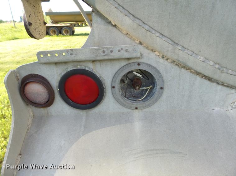 image for item DA2782 1958 Freuhauf CAUF-5-901 tank trailer