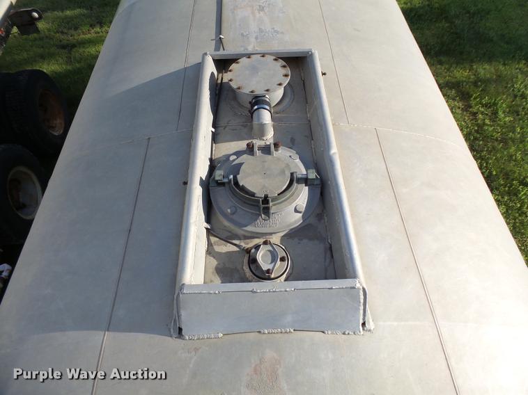 image for item DA2782 1958 Freuhauf CAUF-5-901 tank trailer