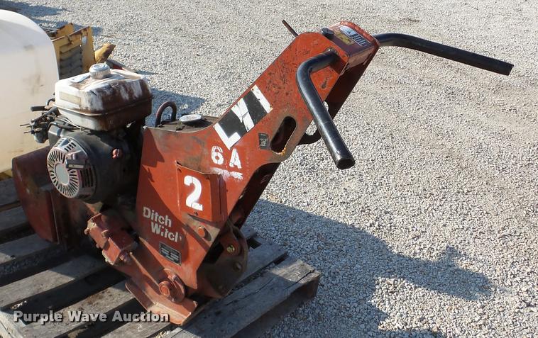 image for item DA8806 1999 Ditch Witch 100SX cable plow