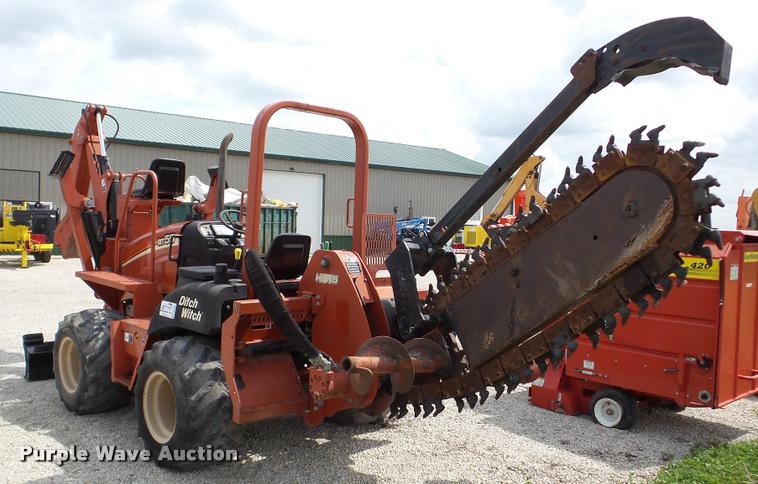 image for item DA8808 2004 Ditch Witch RT55 trencher