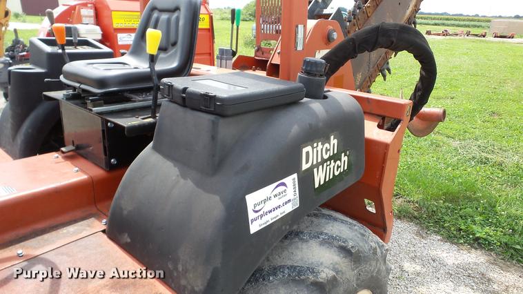 image for item DA8808 2004 Ditch Witch RT55 trencher