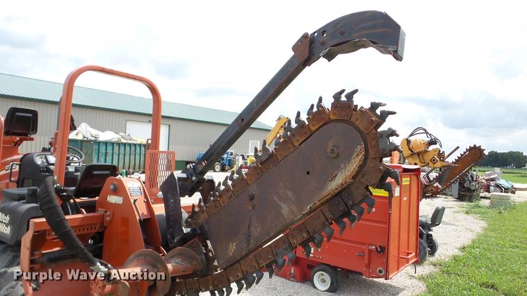 image for item DA8808 2004 Ditch Witch RT55 trencher