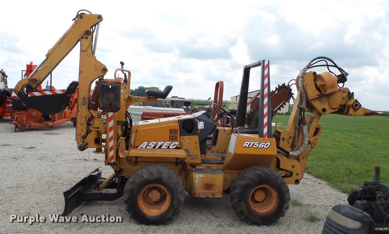 image for item DA8811 Case 560 cable plow