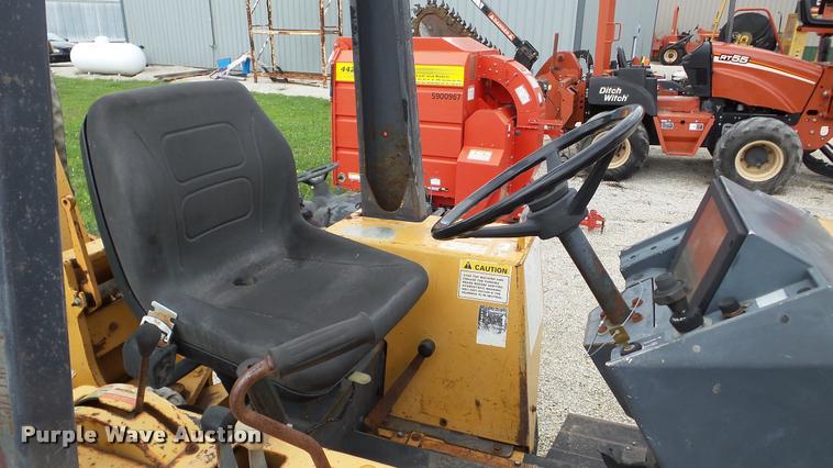 image for item DA8811 Case 560 cable plow
