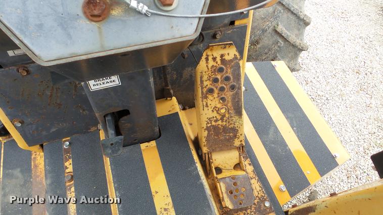 image for item DA8811 Case 560 cable plow