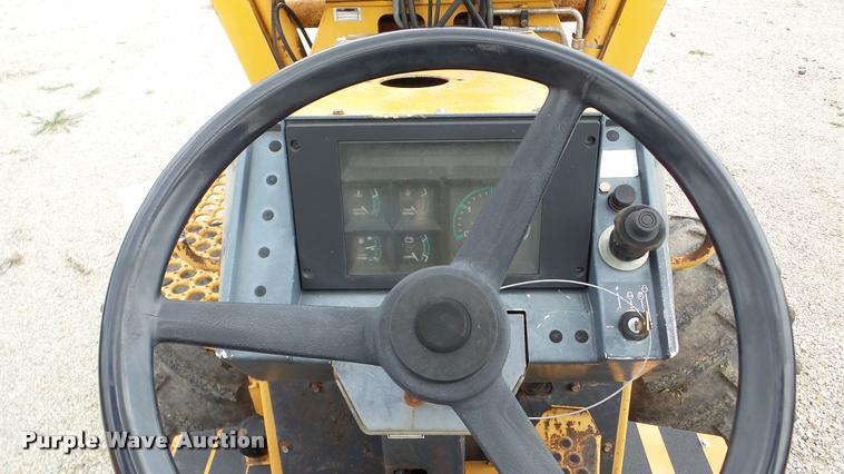 image for item DA8811 Case 560 cable plow