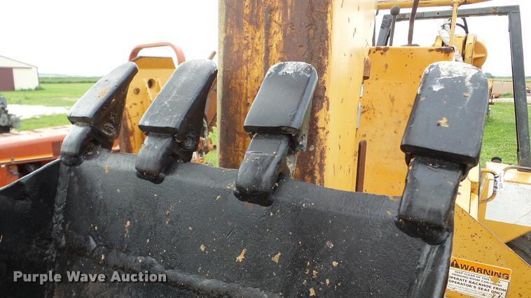 image for item DA8811 Case 560 cable plow