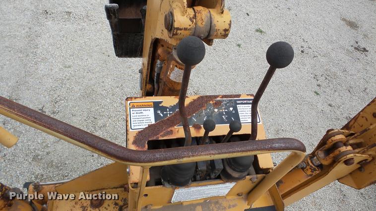 image for item DA8811 Case 560 cable plow