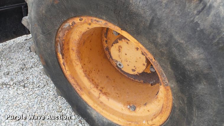 image for item DA8811 Case 560 cable plow