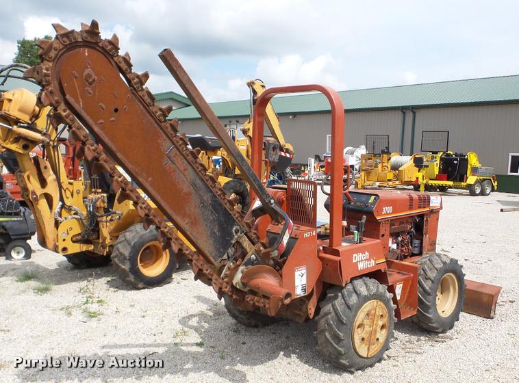 image for item DA8812 2001 Ditch Witch 3700 trencher