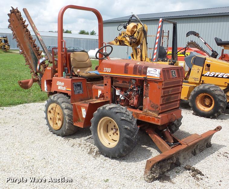 image for item DA8812 2001 Ditch Witch 3700 trencher