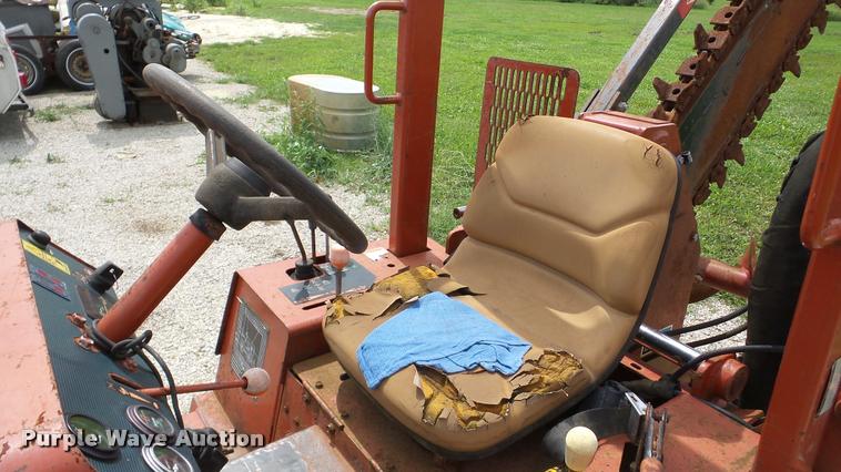 image for item DA8812 2001 Ditch Witch 3700 trencher