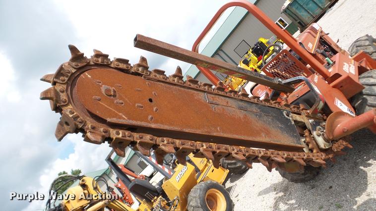 image for item DA8812 2001 Ditch Witch 3700 trencher