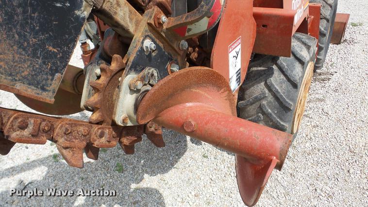 image for item DA8812 2001 Ditch Witch 3700 trencher
