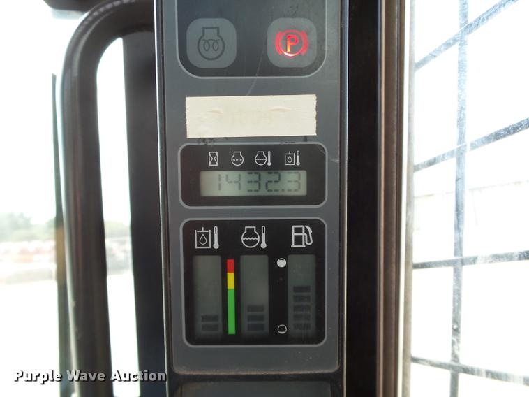 image for item DB4526 2012 Case SV300 skid steer