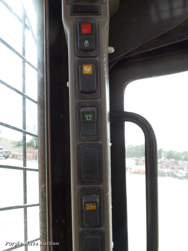 image for item DB4526 2012 Case SV300 skid steer