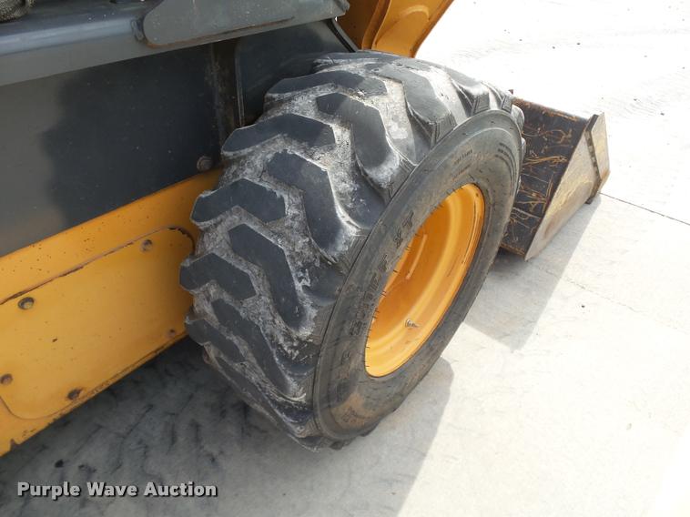 image for item DB4526 2012 Case SV300 skid steer