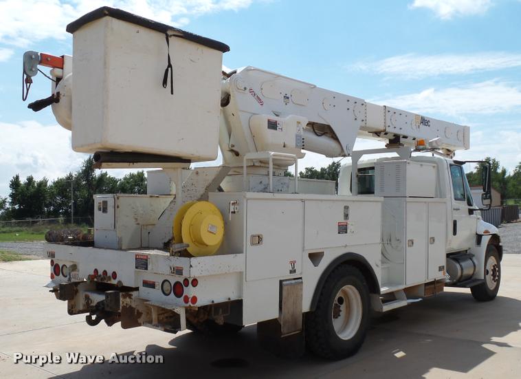 image for item DB4535 2010 International DuraStar 4300 bucket truck