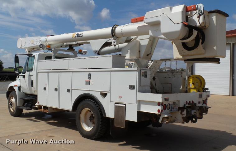 image for item DB4535 2010 International DuraStar 4300 bucket truck