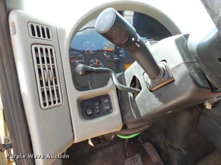 image for item DB4535 2010 International DuraStar 4300 bucket truck