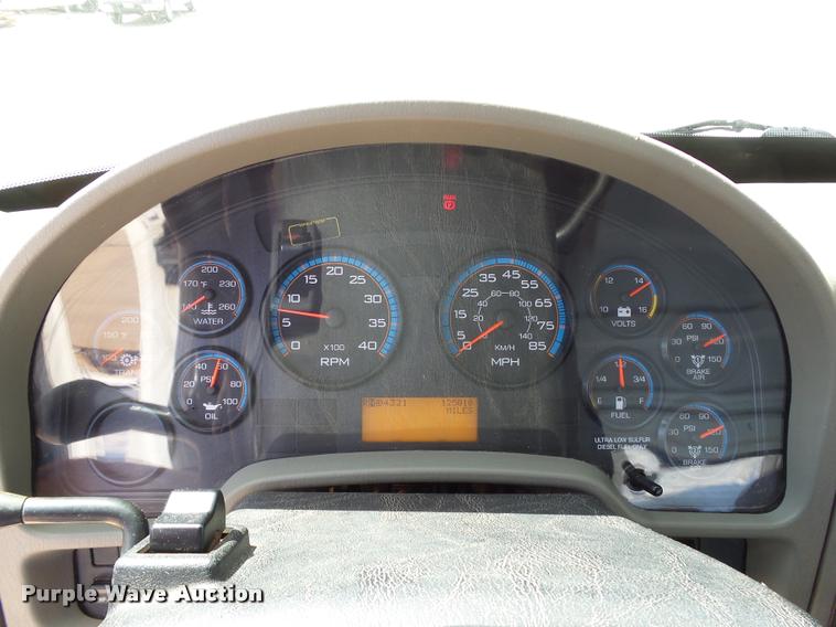 image for item DB4535 2010 International DuraStar 4300 bucket truck