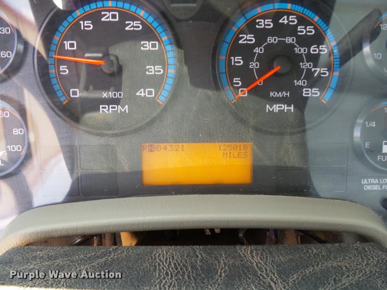 image for item DB4535 2010 International DuraStar 4300 bucket truck