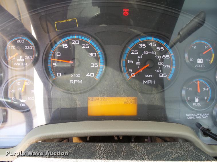 image for item DB4535 2010 International DuraStar 4300 bucket truck