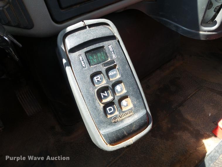 image for item DB4535 2010 International DuraStar 4300 bucket truck