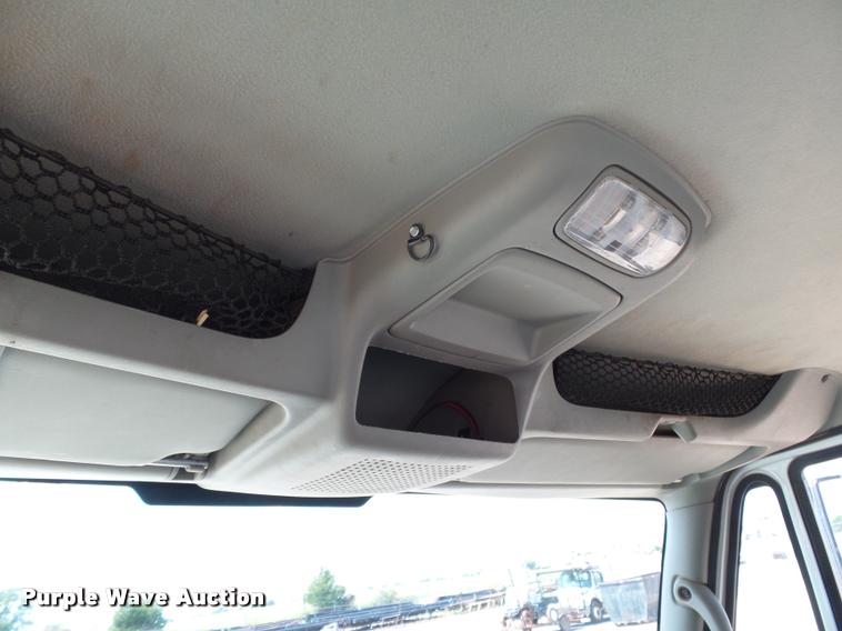 image for item DB4535 2010 International DuraStar 4300 bucket truck