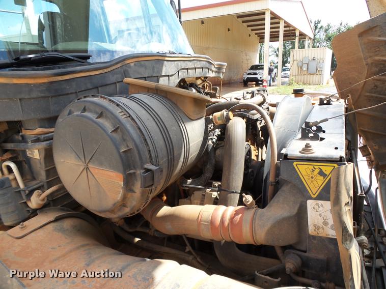 image for item DB4535 2010 International DuraStar 4300 bucket truck