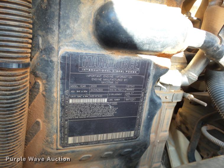 image for item DB4535 2010 International DuraStar 4300 bucket truck