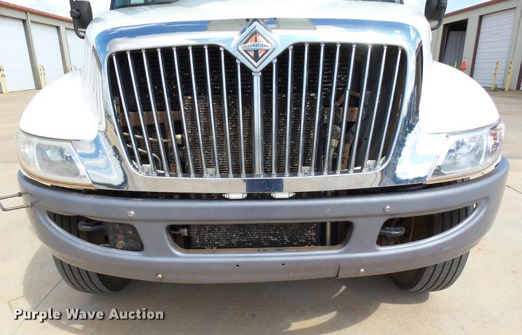 image for item DB4535 2010 International DuraStar 4300 bucket truck