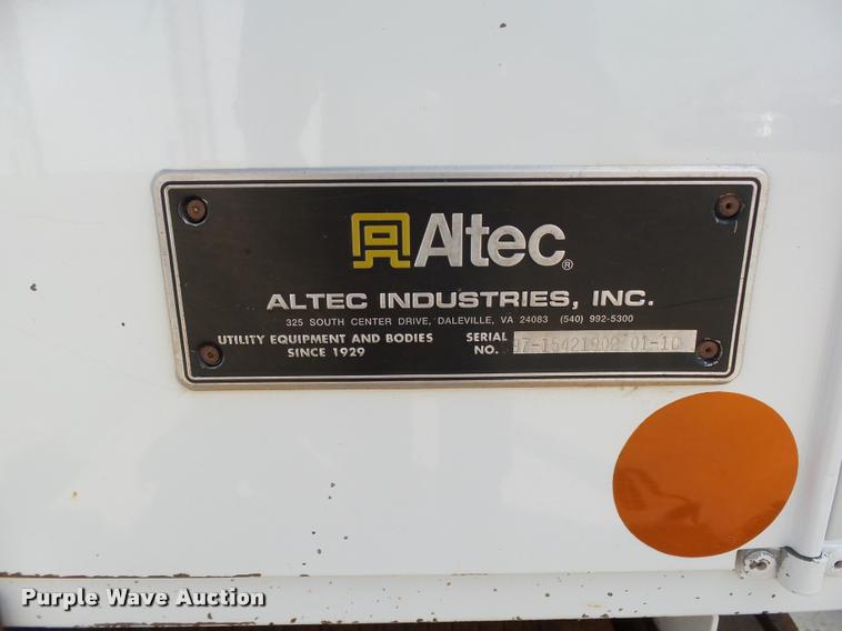 image for item DB4535 2010 International DuraStar 4300 bucket truck