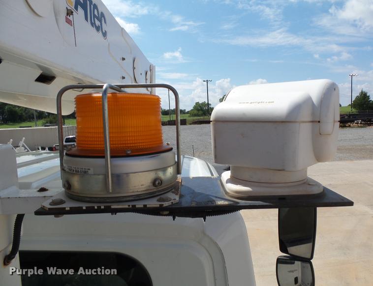 image for item DB4535 2010 International DuraStar 4300 bucket truck