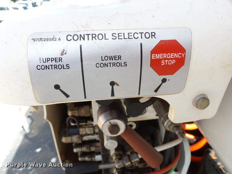 image for item DB4535 2010 International DuraStar 4300 bucket truck