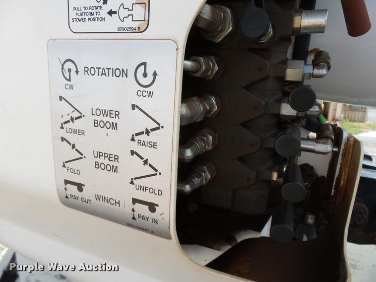 image for item DB4535 2010 International DuraStar 4300 bucket truck