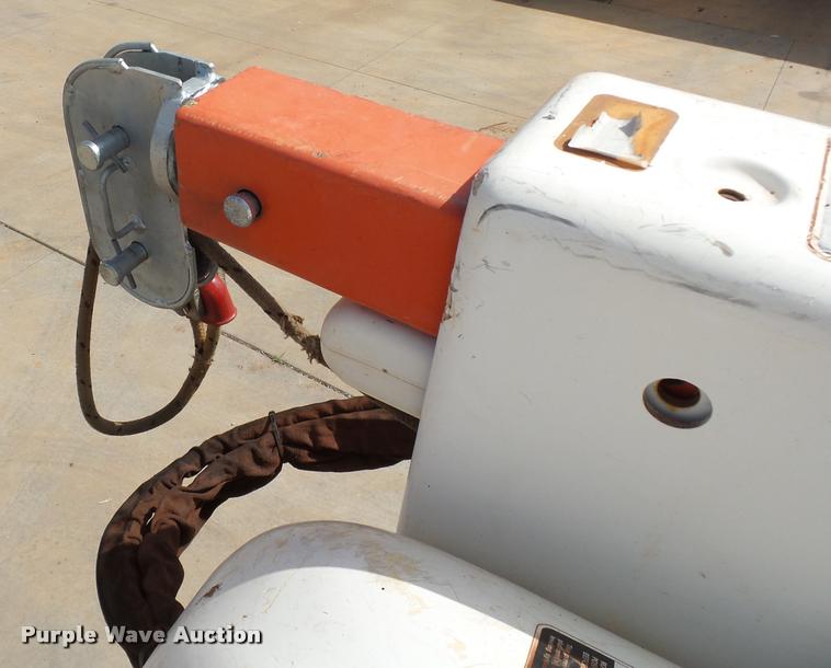 image for item DB4535 2010 International DuraStar 4300 bucket truck