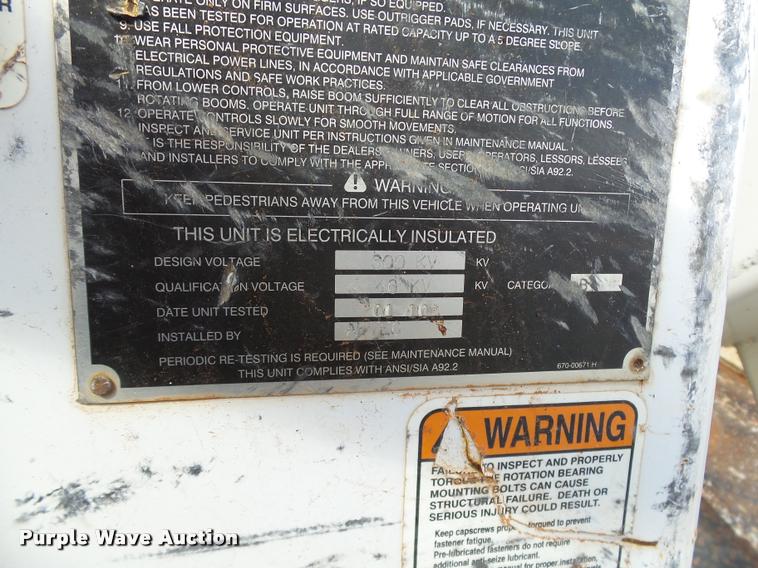 image for item DB4535 2010 International DuraStar 4300 bucket truck