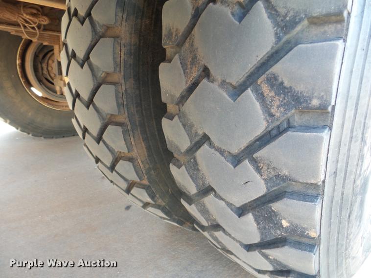 image for item DB4535 2010 International DuraStar 4300 bucket truck