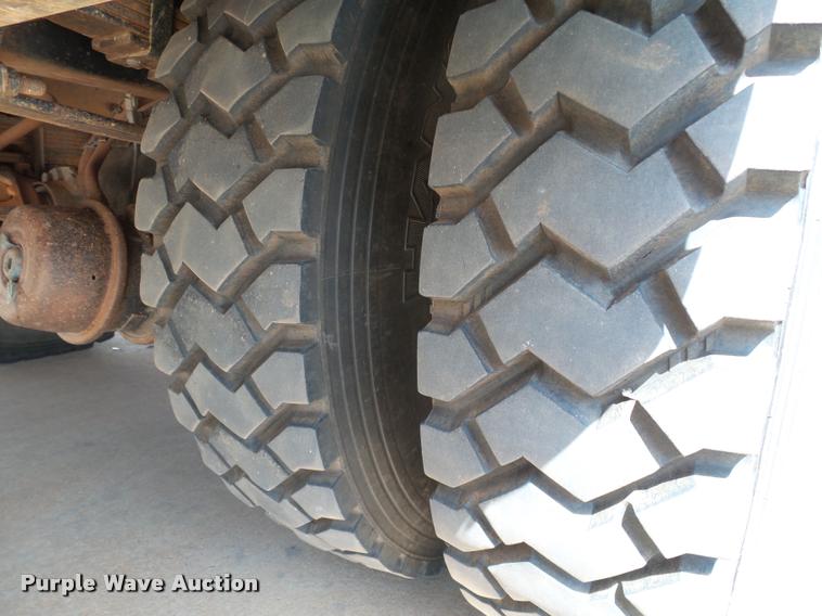 image for item DB4535 2010 International DuraStar 4300 bucket truck