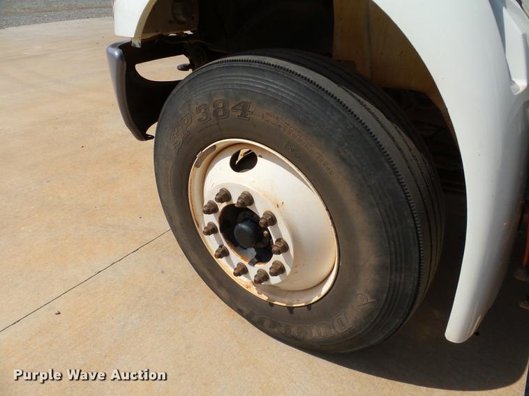 image for item DB4535 2010 International DuraStar 4300 bucket truck