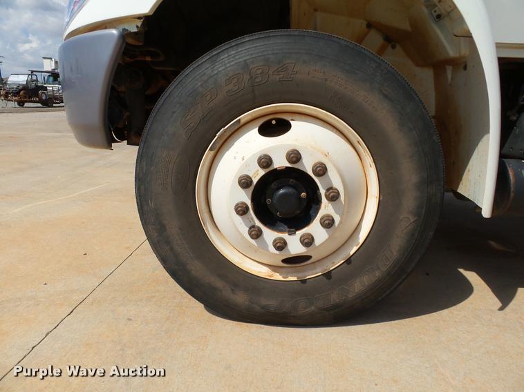 image for item DB4535 2010 International DuraStar 4300 bucket truck